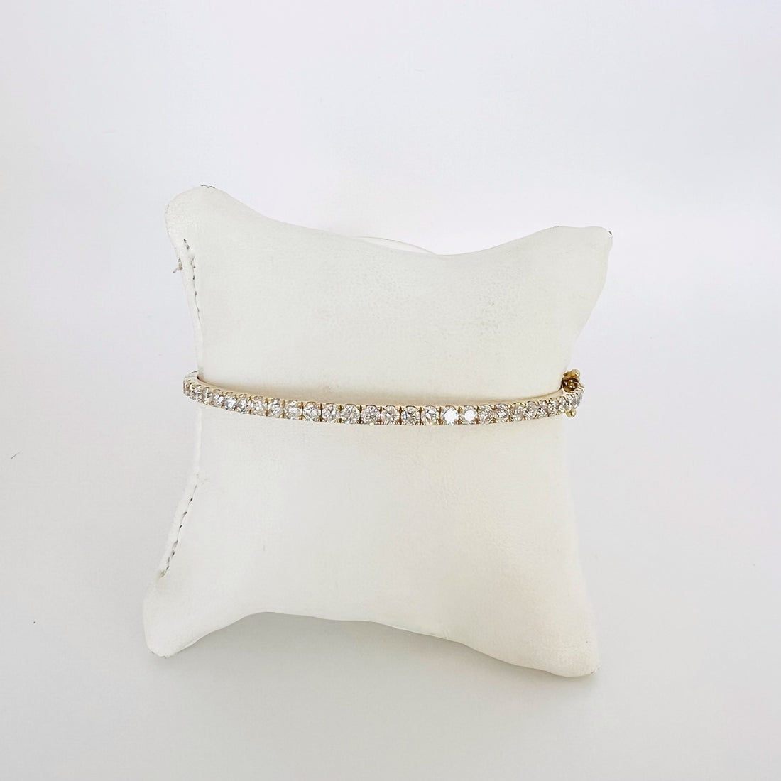 14k gold brilliant cut diamond bangle bracelet