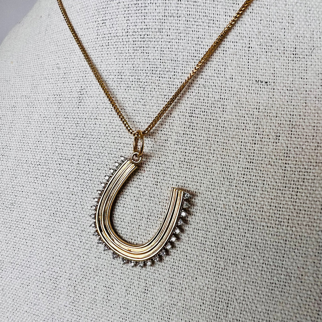 14k gold and diamond horseshoe pendant
