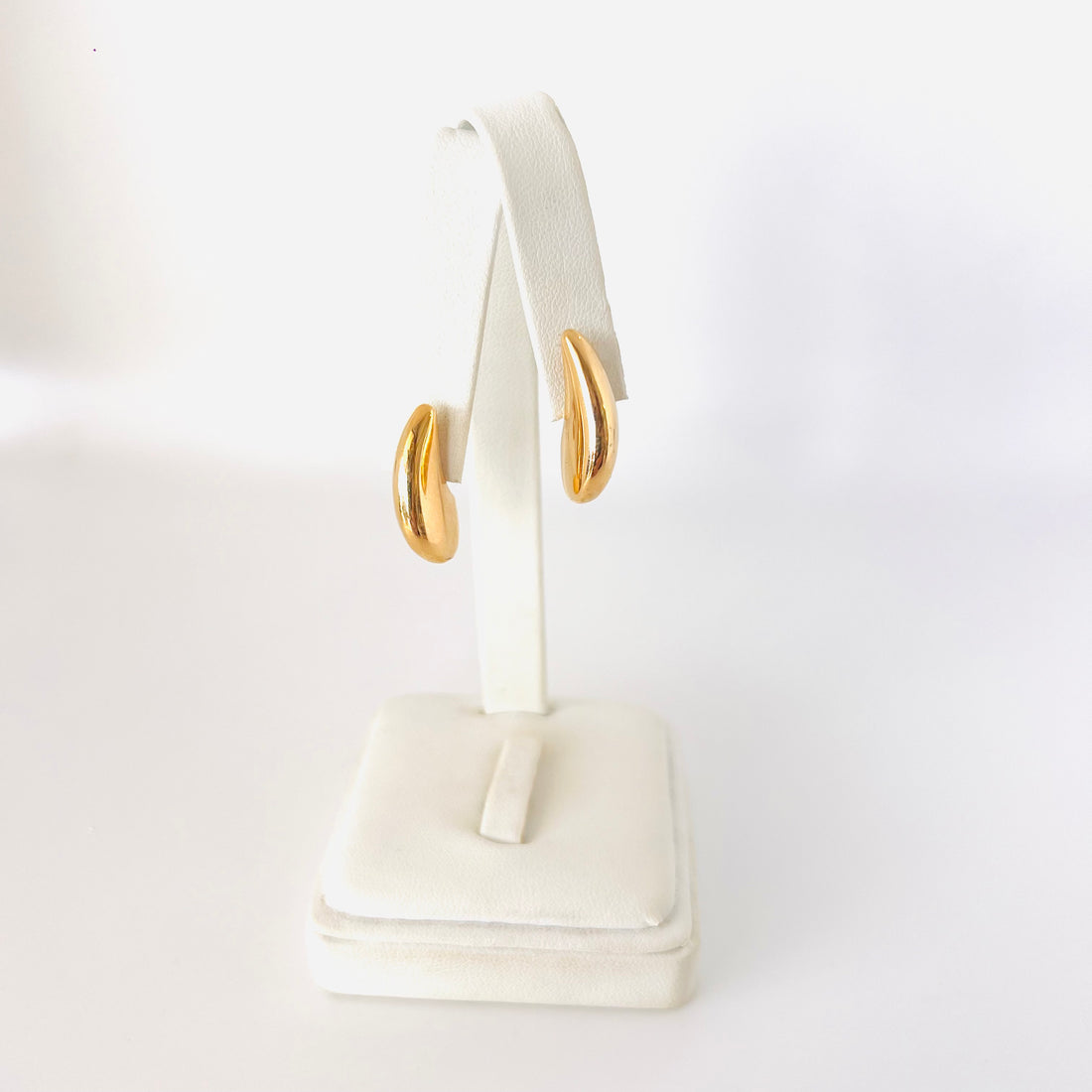 14k yellow gold teardrop earrings