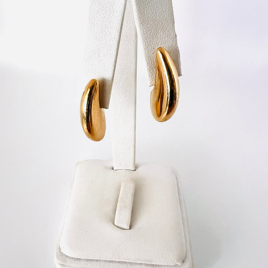 14k yellow gold teardrop earrings
