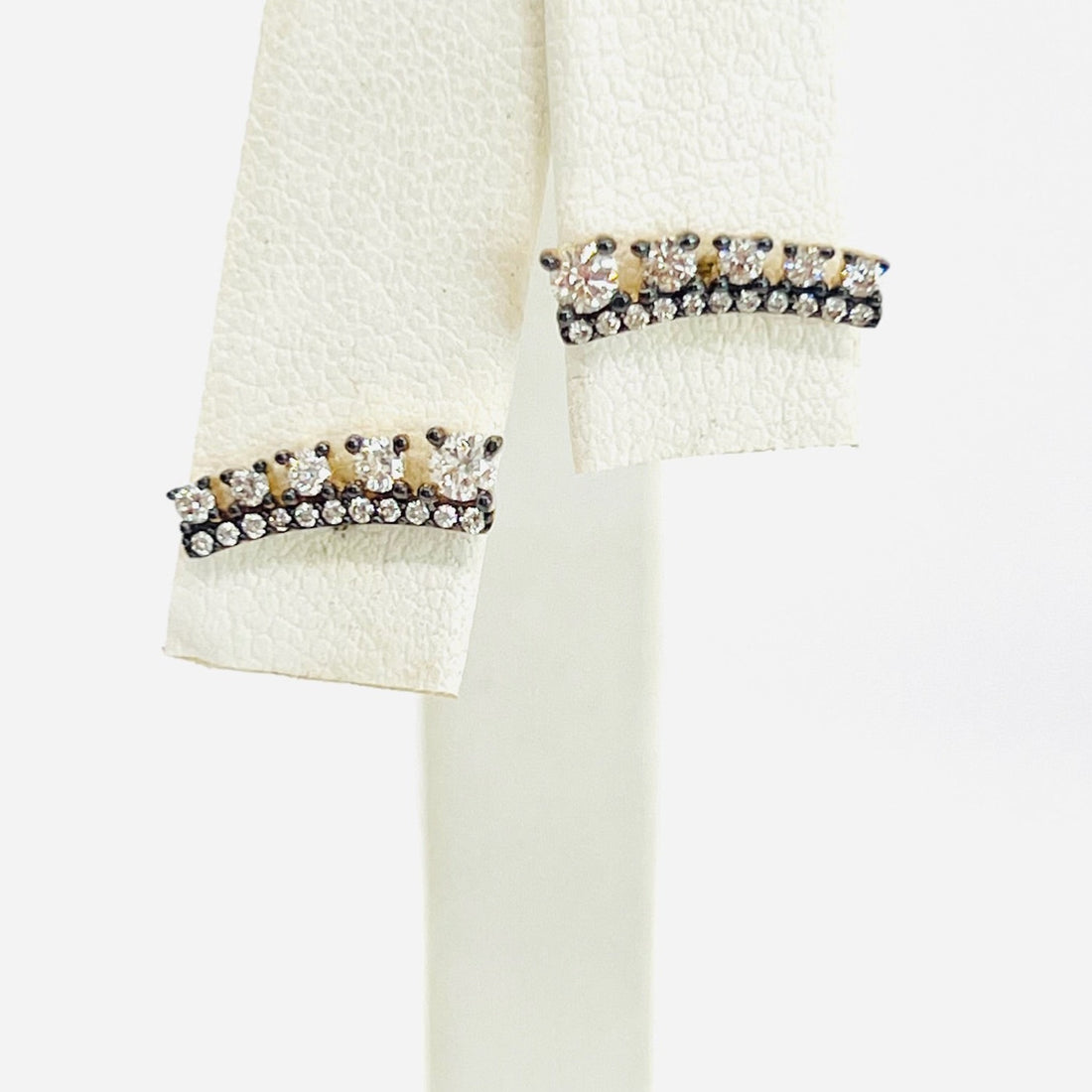 14k and rhodium plating curved stud