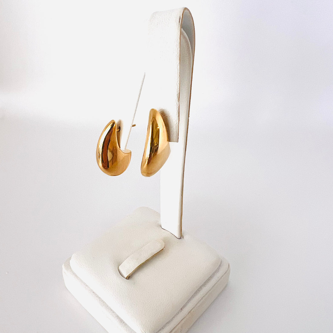 14k yellow gold teardrop earrings