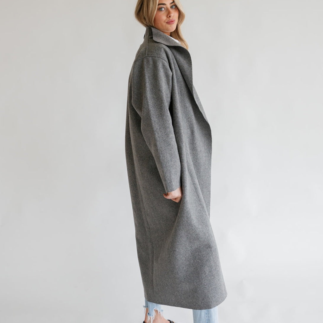 the AMANDA coat in grey