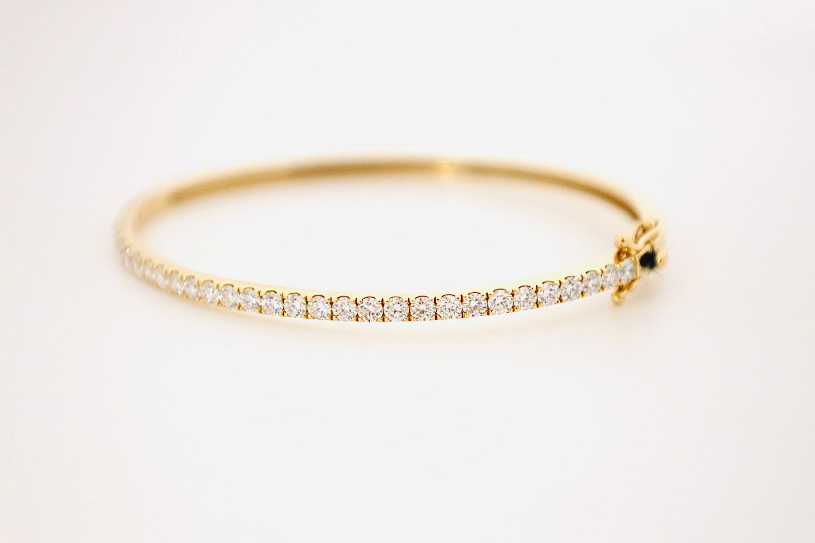 14k gold brilliant cut diamond bangle bracelet