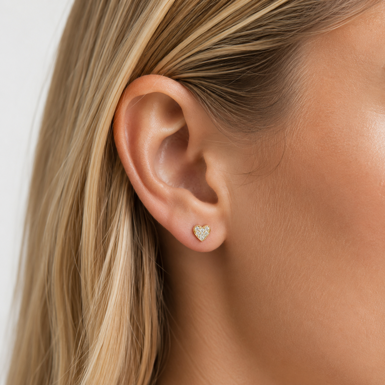 14K Gold Diamond Heart Stud Earring