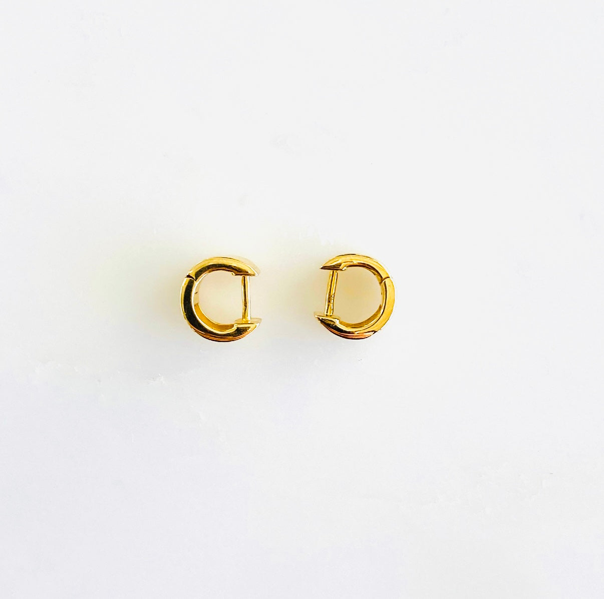 Small chunky 14k huggie