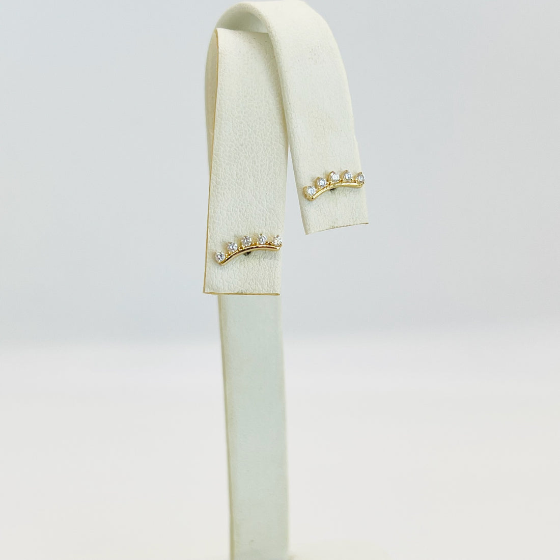 14k 5 diamond curved stud