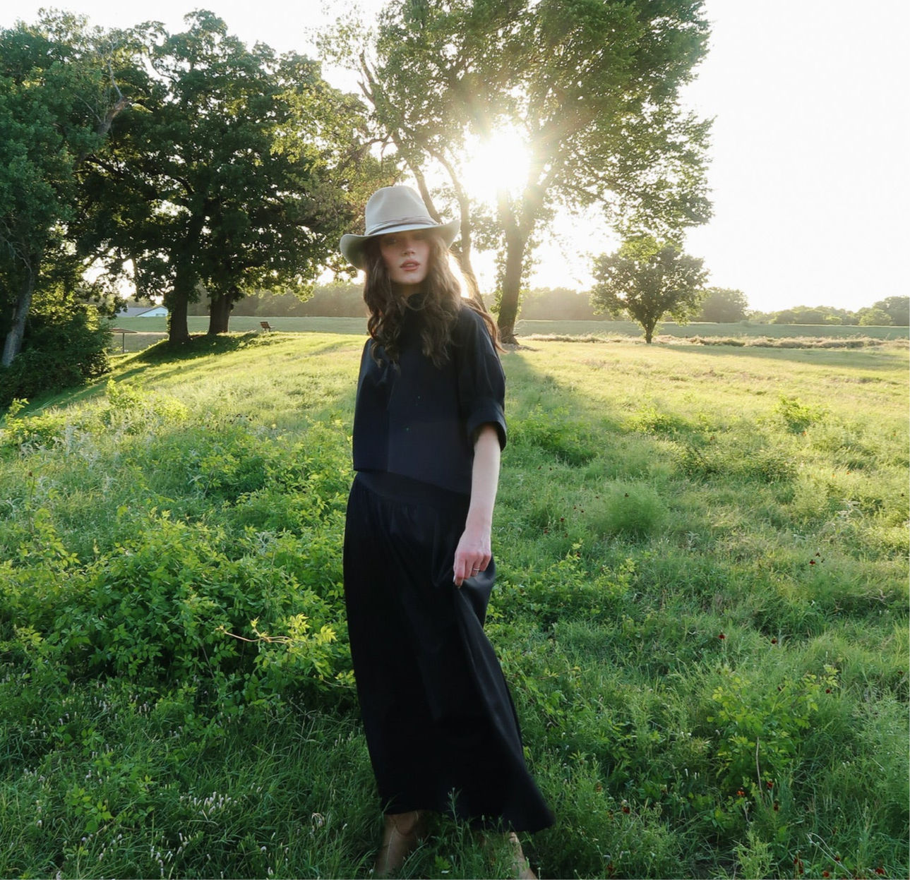 the BELLE pleated skirt in black