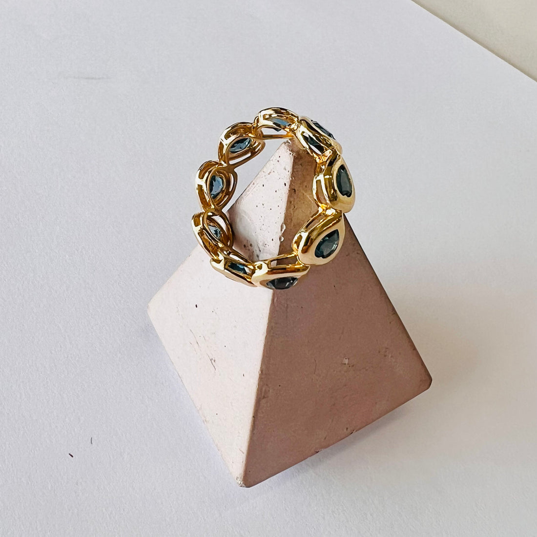 14k gold with london blue topaz heart pattern band ring