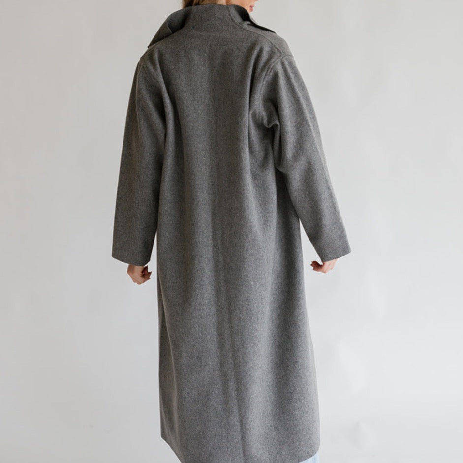 the AMANDA coat in grey